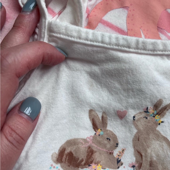 🌻3/25$ Lot of 4 sleeveless onesies - 12 months Carters - Picture 3 of 4